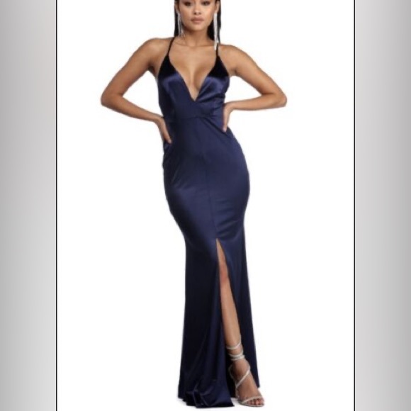 Windsor Dress - Picture 1 of 4